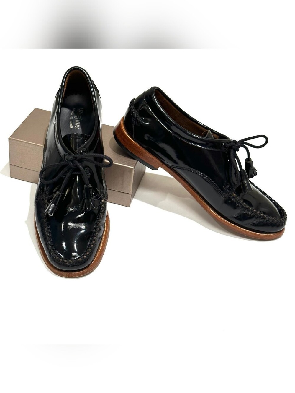 G.H. Bass & Co. Weejuns Lace Up Loafers Tassels Black Patent Leather Women's 8M